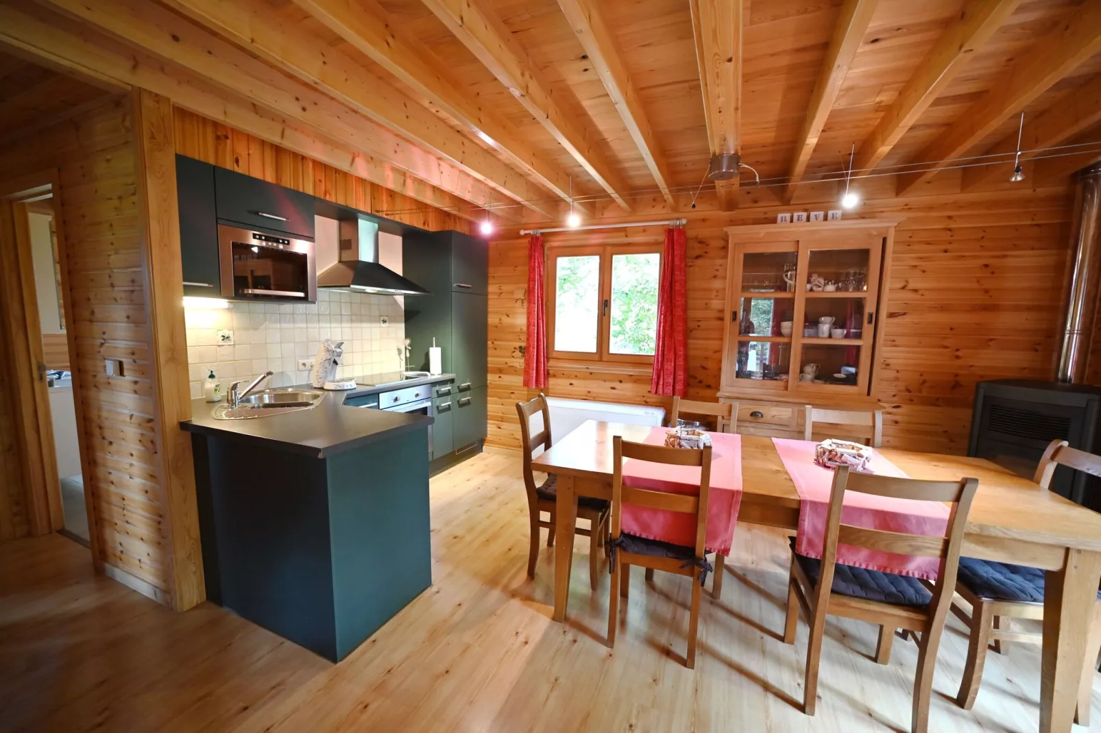 L'Heureux Rêve-Dining room