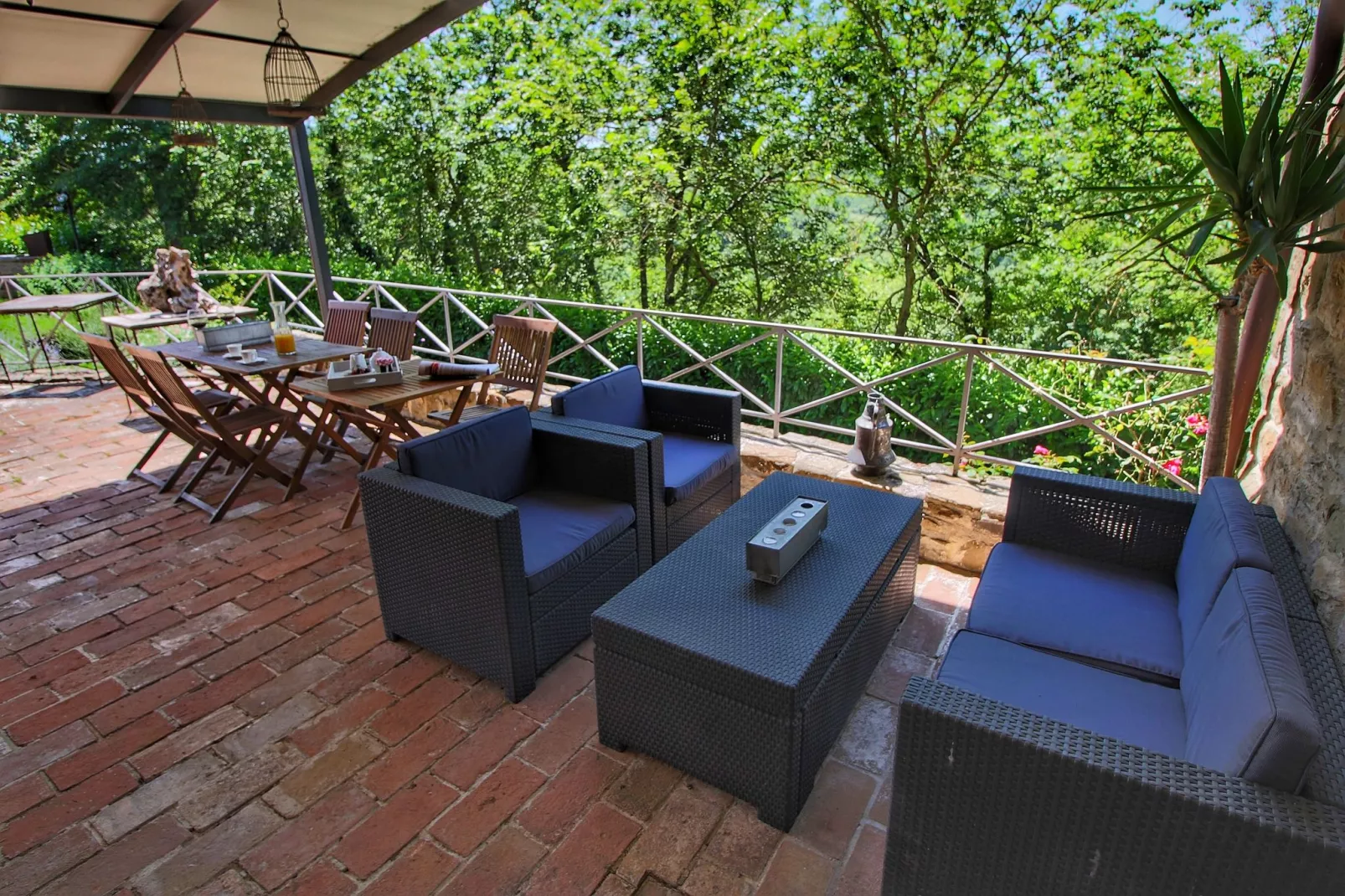 Ottodenari-Terrace balcony