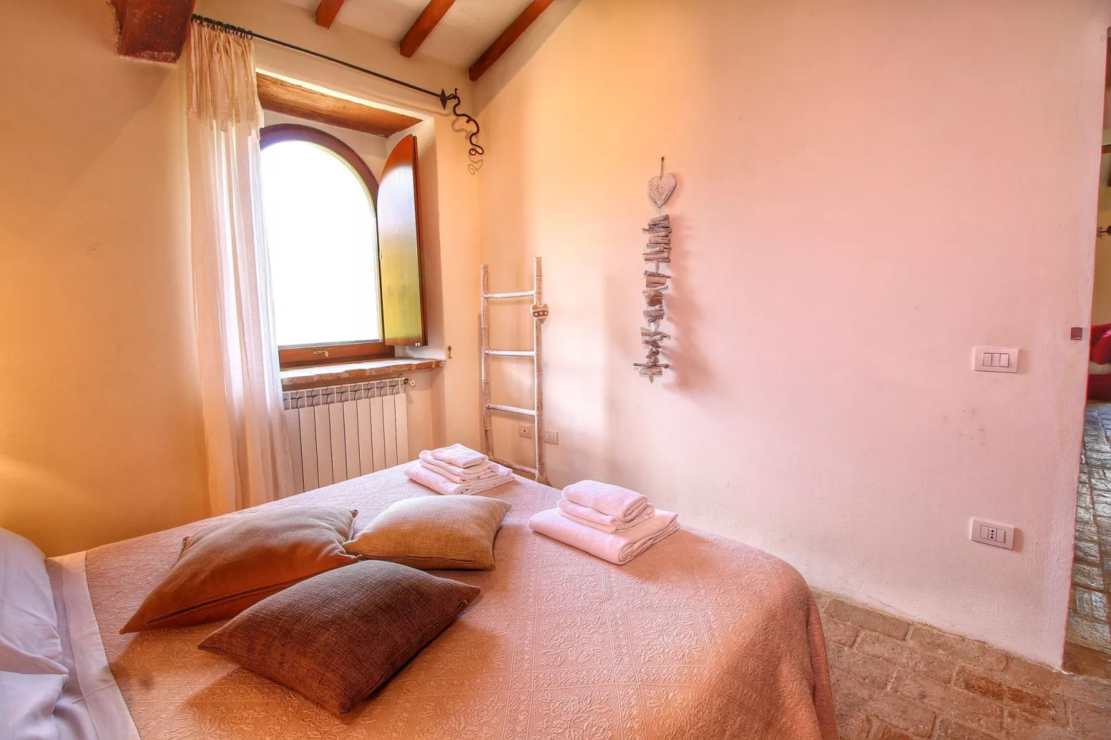 Regina-Bedroom