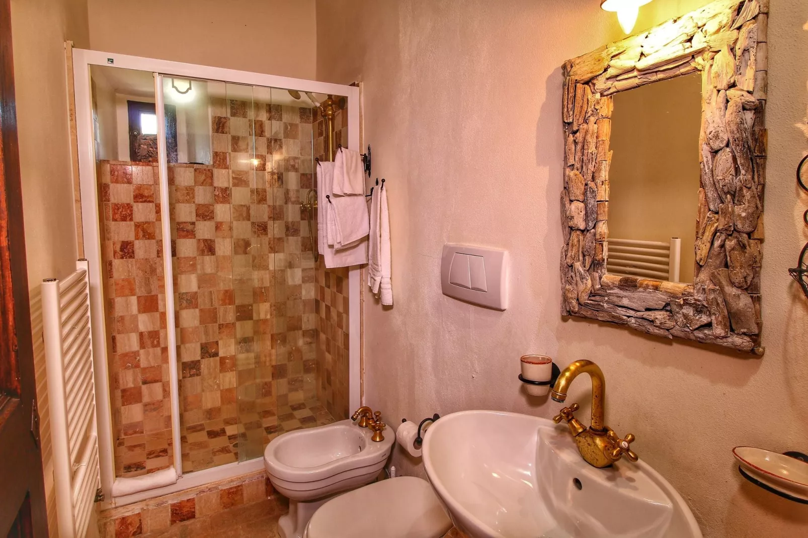 Regina-Bathroom