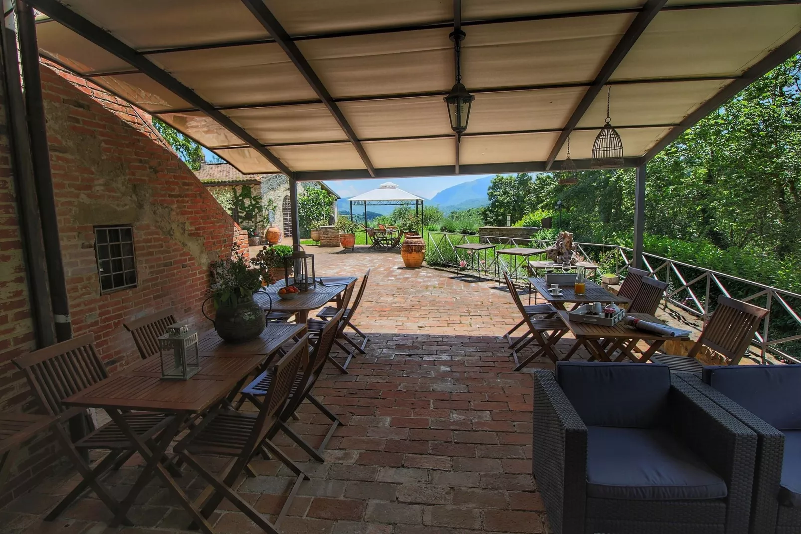 Regina-Terrace balcony