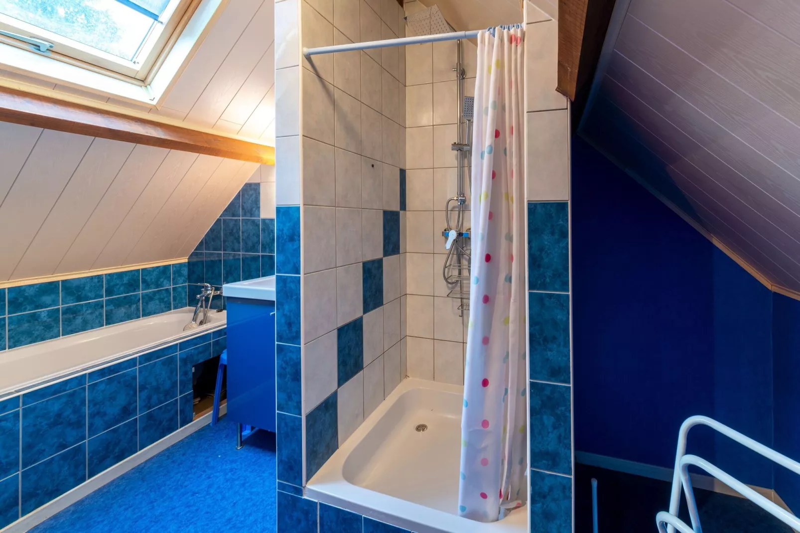 Estinette-Bathroom