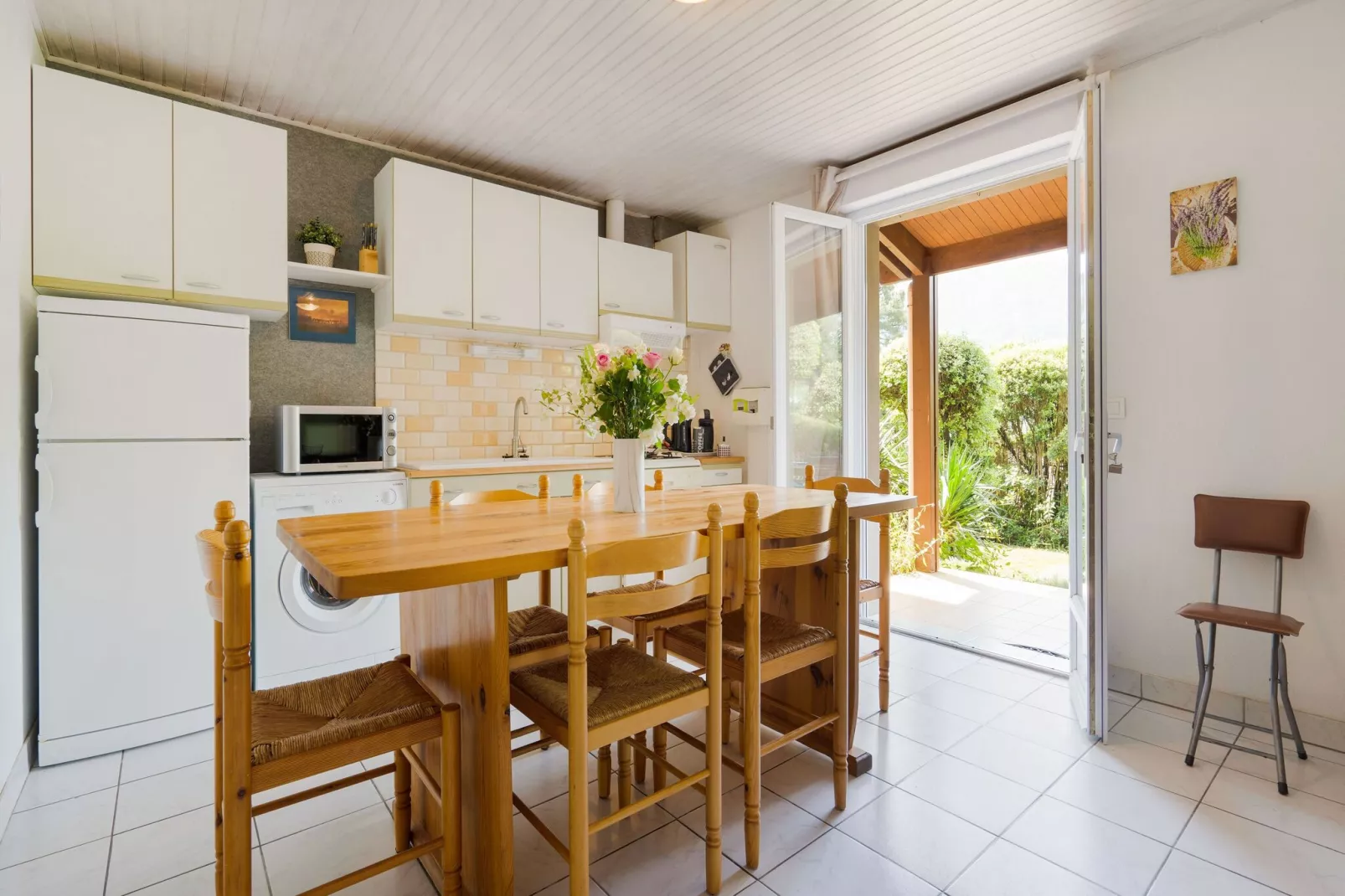 Les Hortensias-Dining room