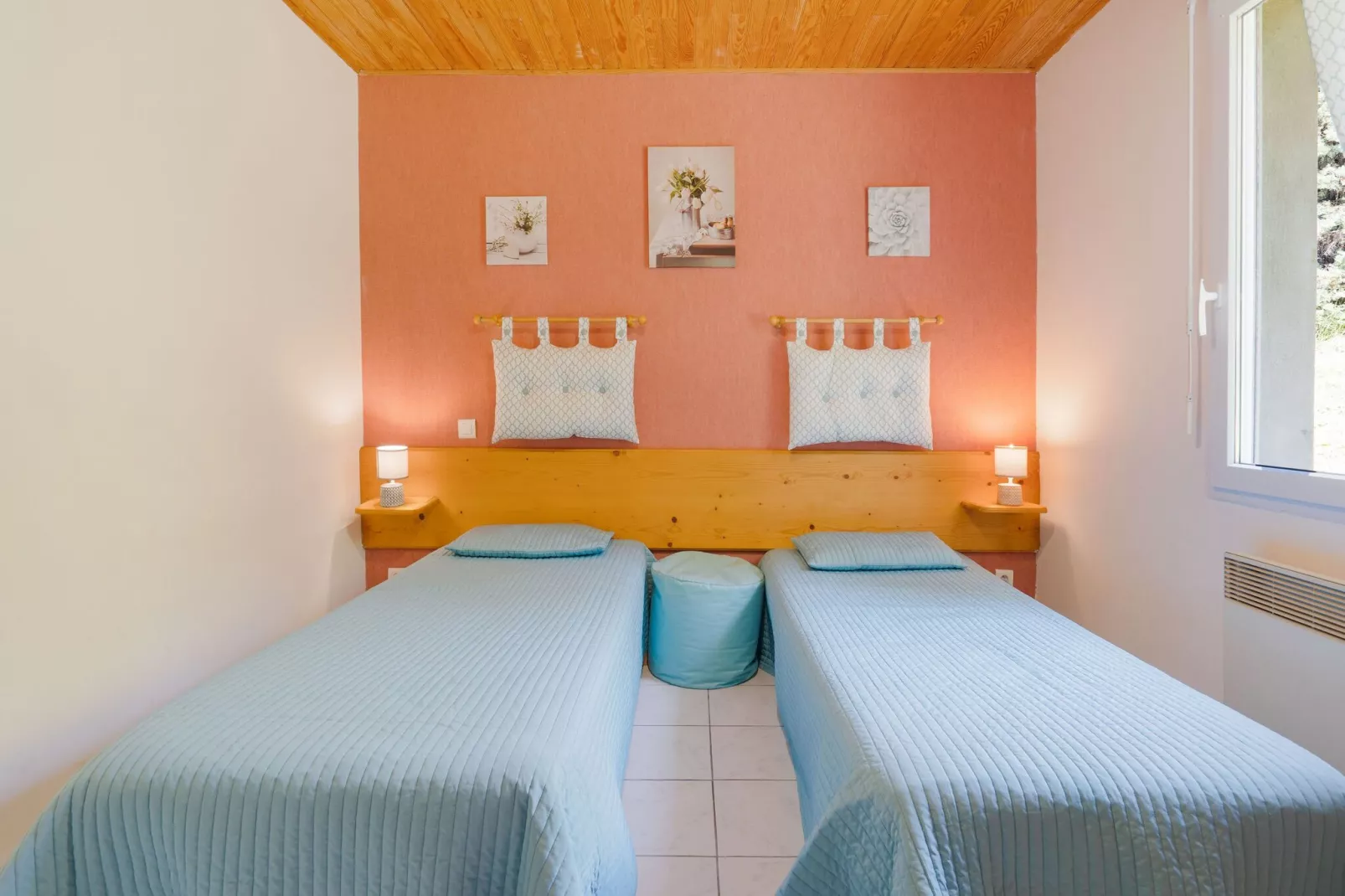 Les Hortensias-Bedroom
