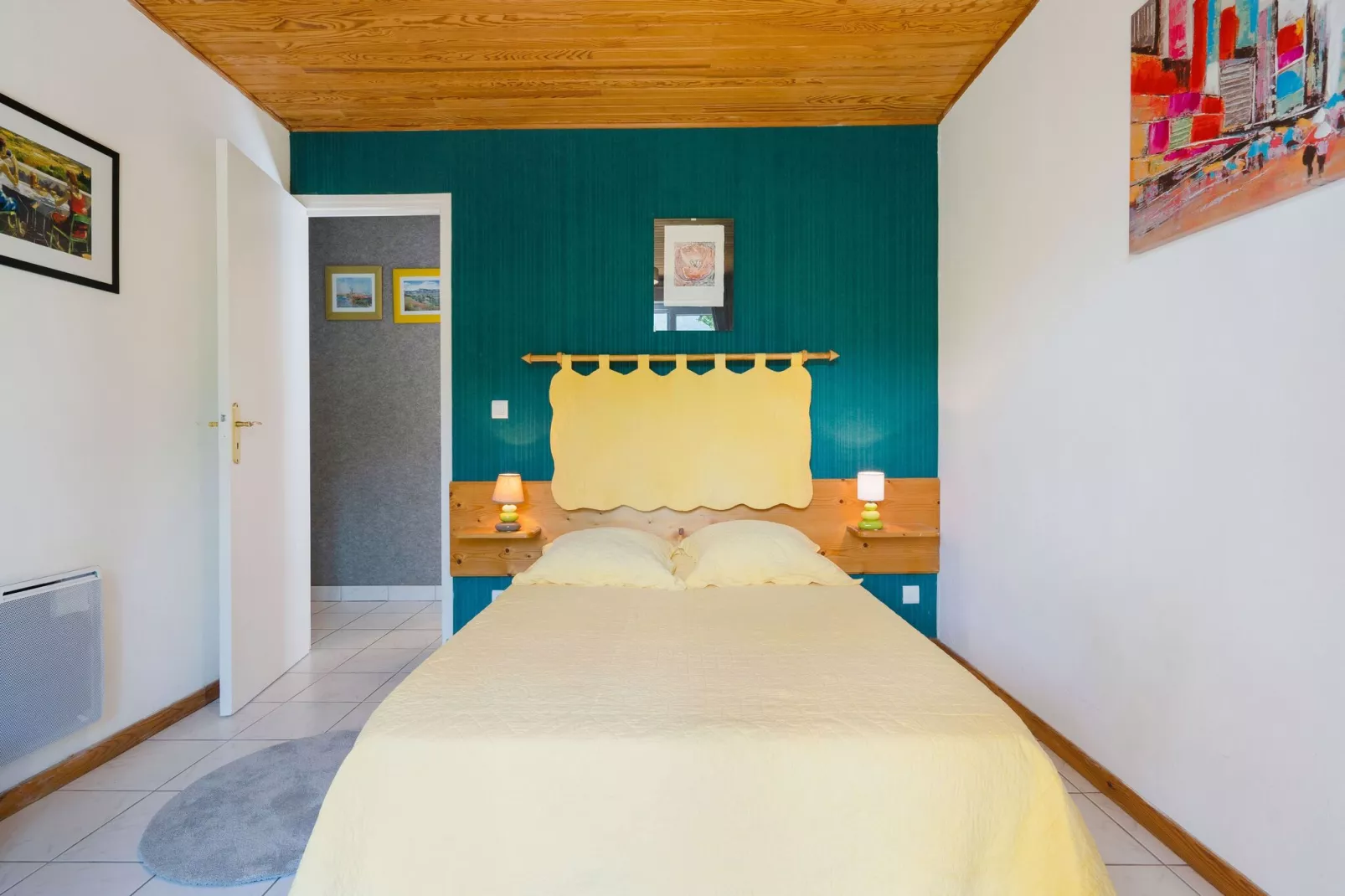 Les Hortensias-Bedroom