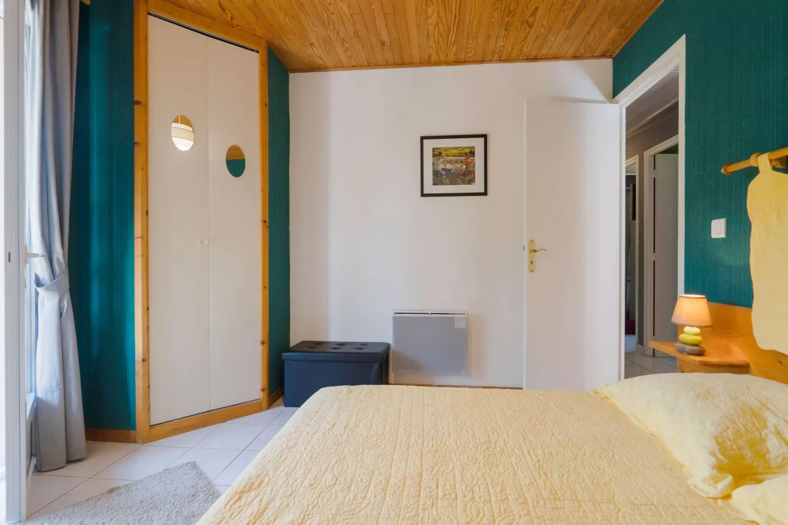Les Hortensias-Bedroom
