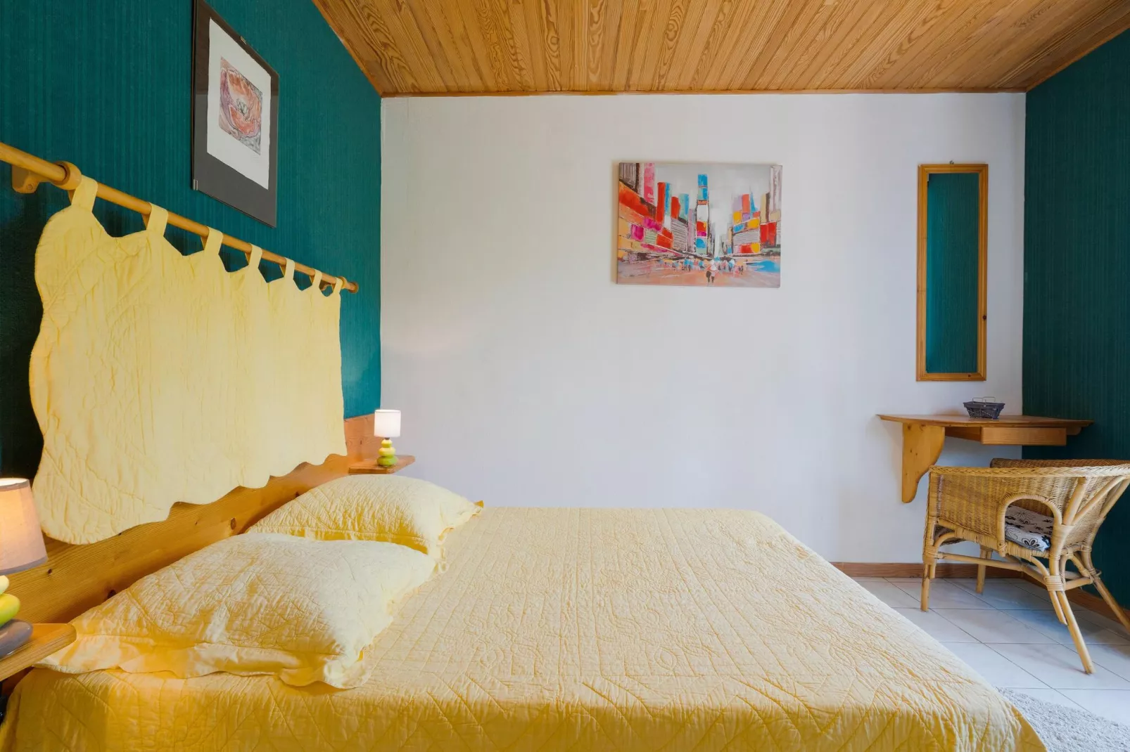 Les Hortensias-Bedroom