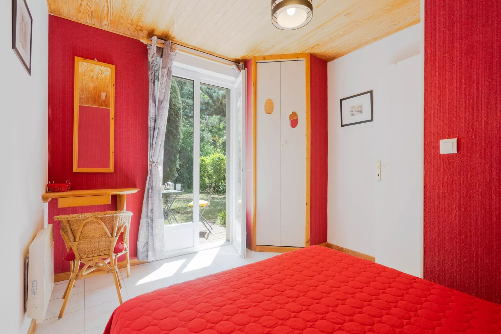 Les Hortensias-Bedroom