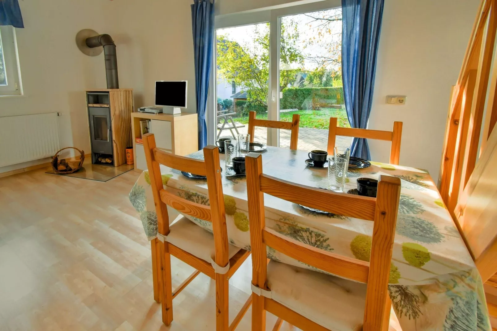 Inselurlaub im Häuschen Thor-Dining room