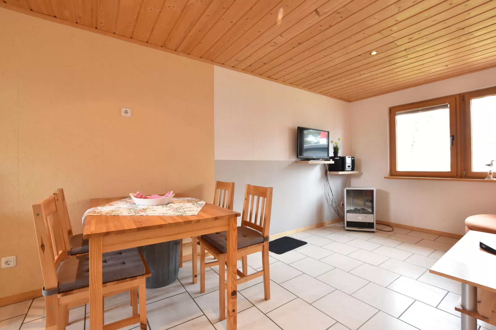 Salzhaff-Finka Pepelow Campingplatz für Surfer-Esszimmer