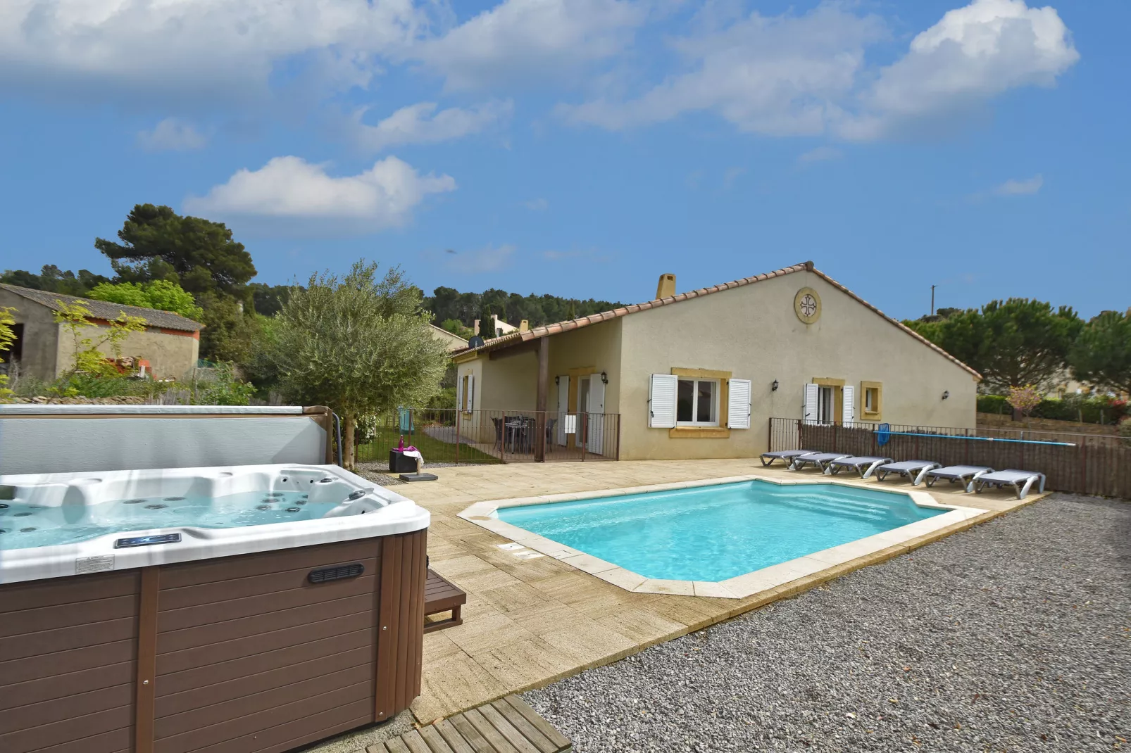 Villa Le Merlot-Außenbereich Sommer
