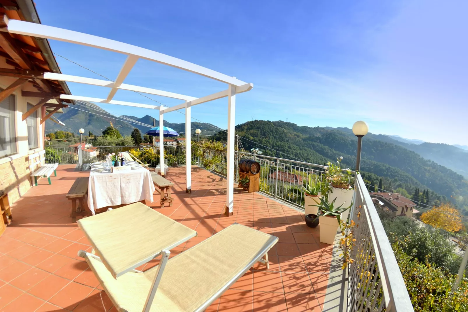 Chalet Del Colle-Außenbereich Sommer