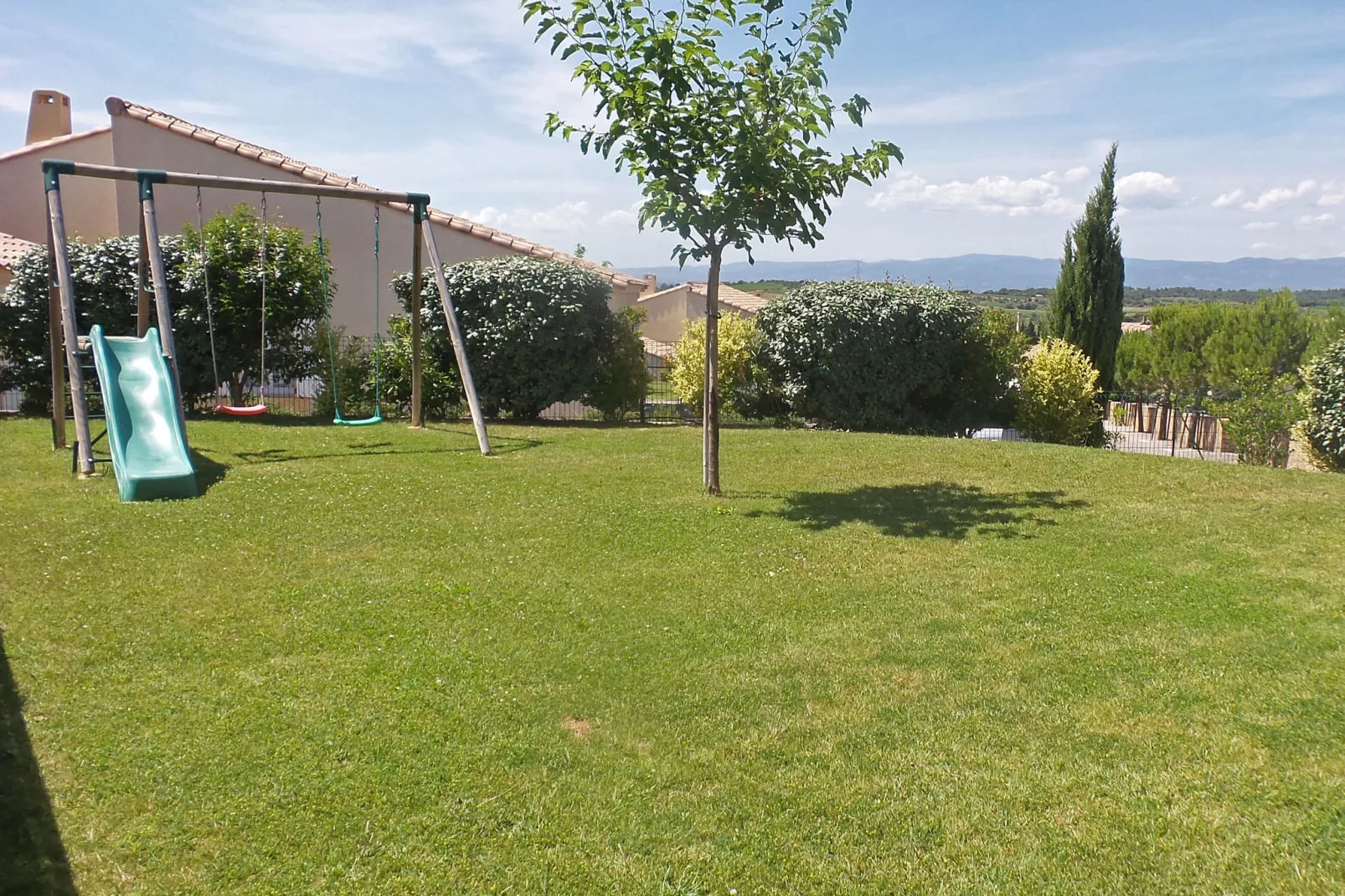 Villa Le Carignan-Gardens summer