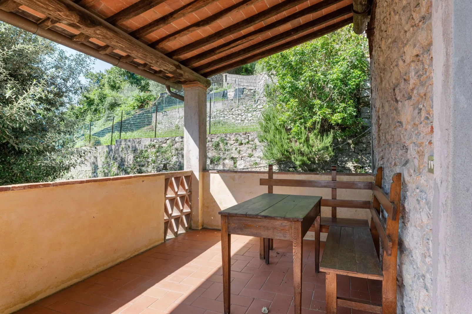 Camelia-Terrace balcony