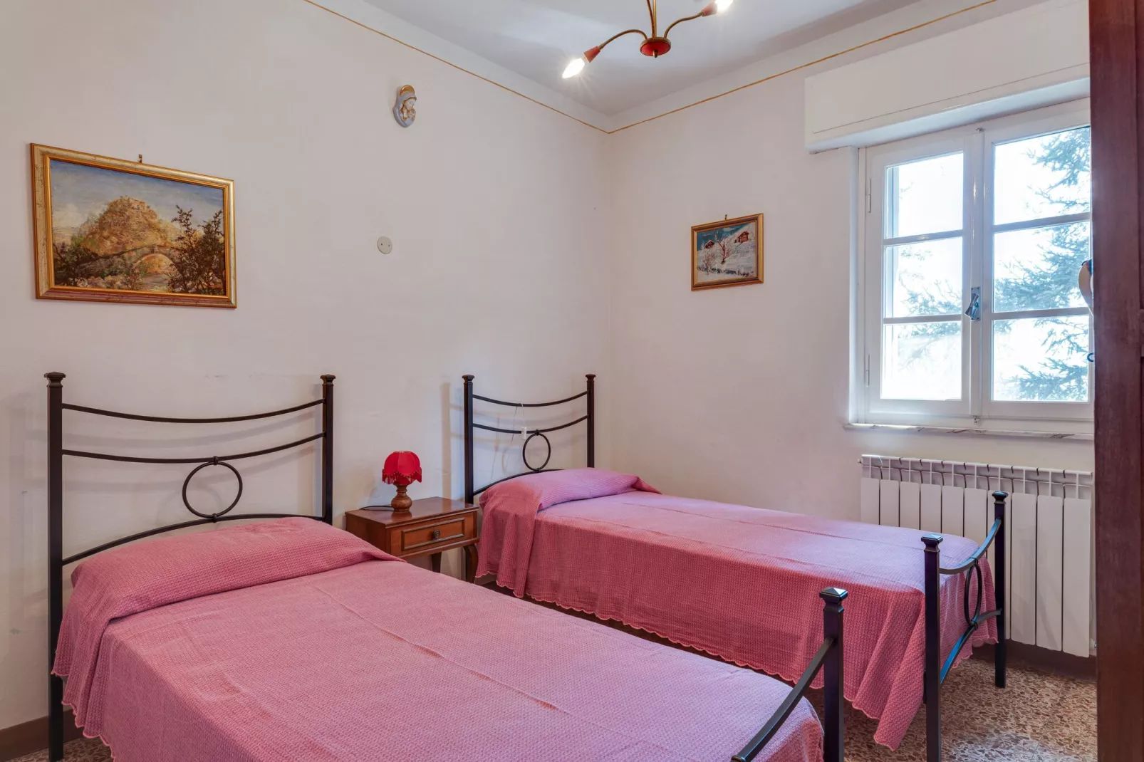 Camelia-Bedroom
