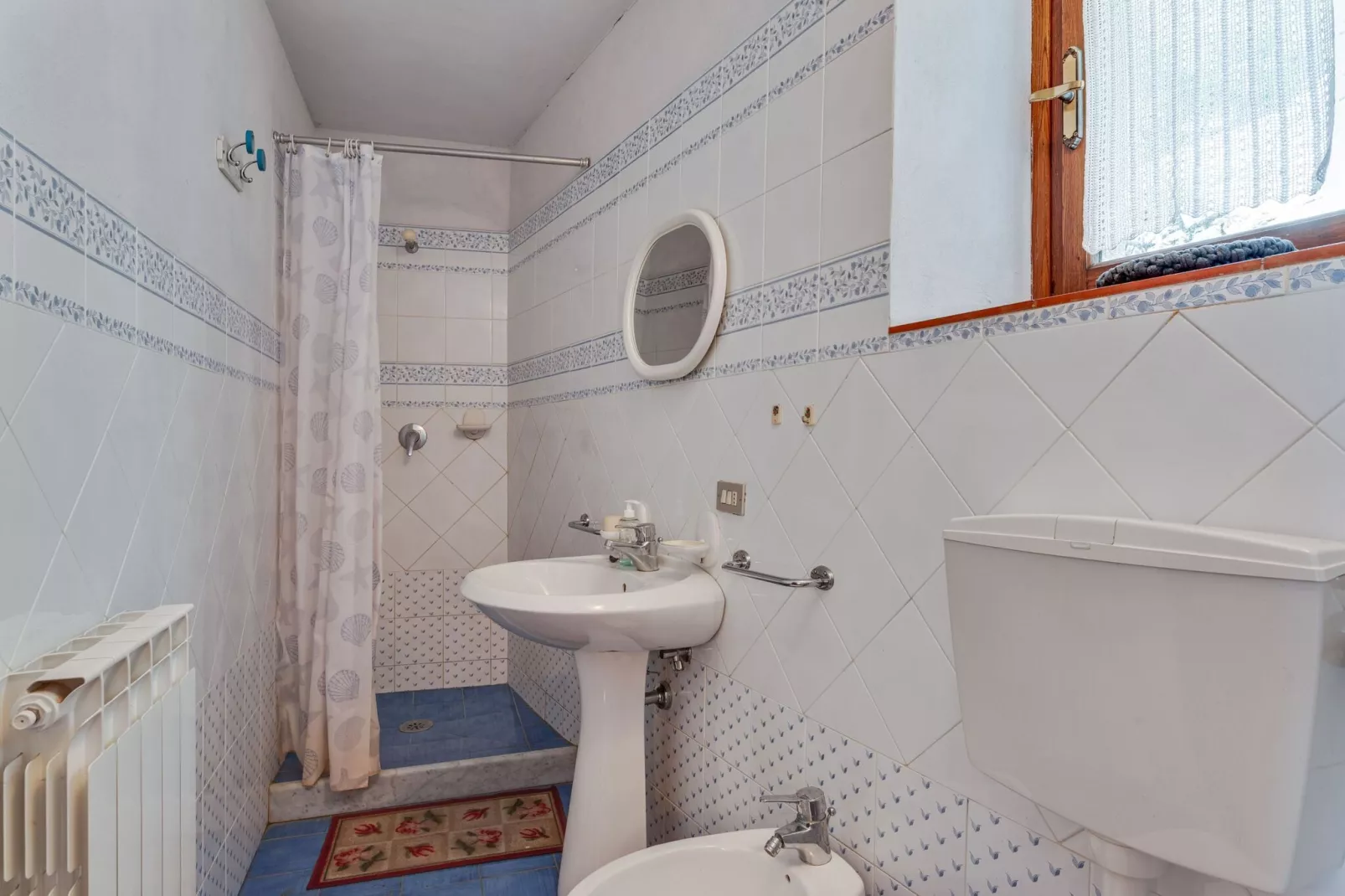 Camelia-Bathroom