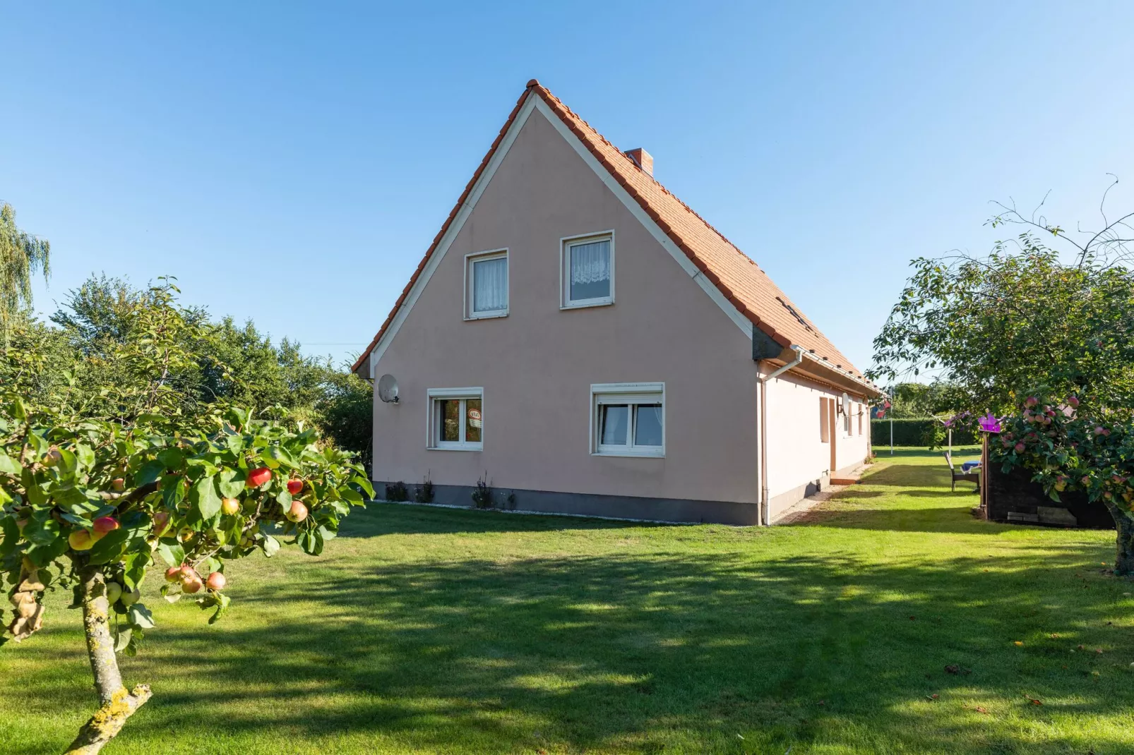 Teßmannsdorf am Salzhaff-Exterior summer