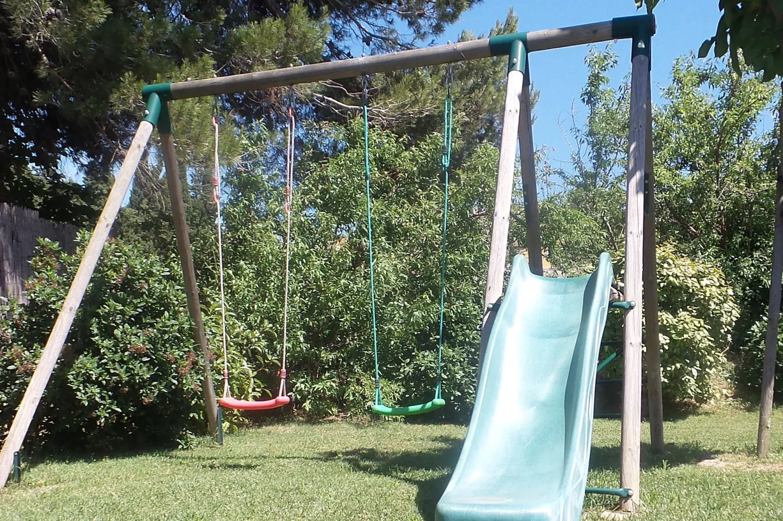 Villa le Syrah-Gardens summer