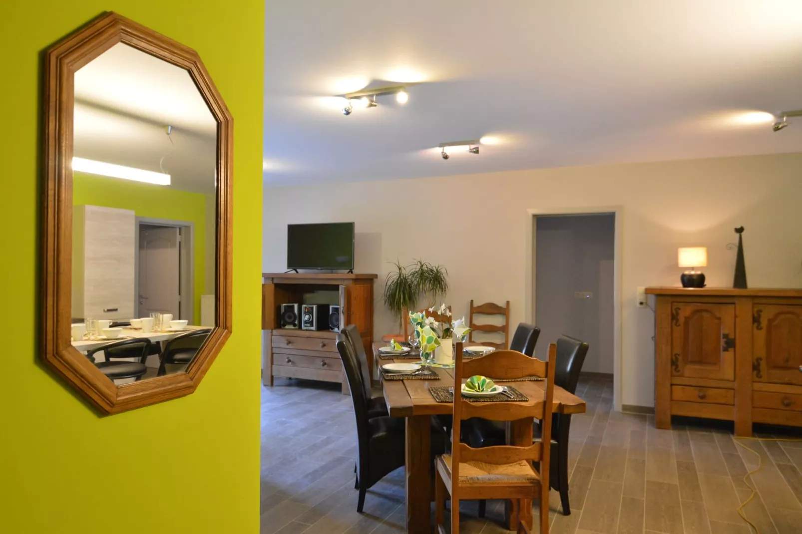 Les Digues-Dining room