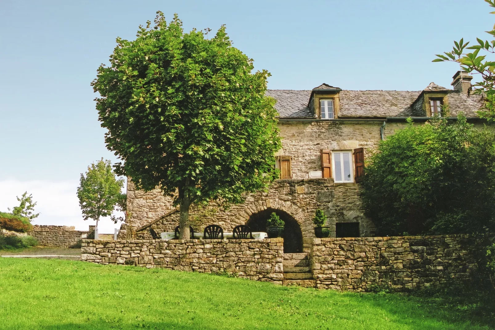 Saint-Geniez-d'Olt-Außenbereich Sommer