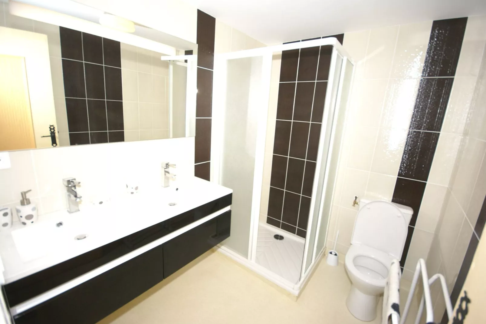 Saint-Geniez-d'Olt-Badezimmer