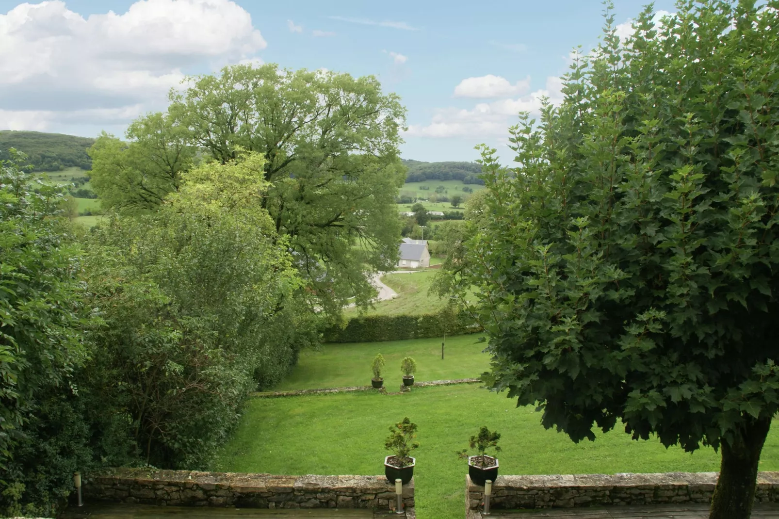 Saint-Geniez-d'Olt-Aussicht Sommer
