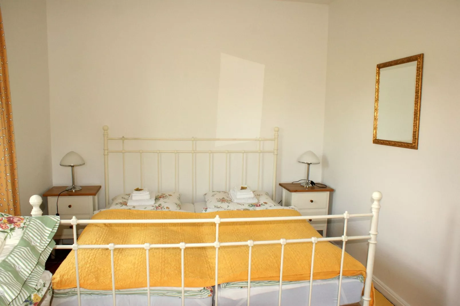 Romantisches Landhaus mit Kamin-Bedroom