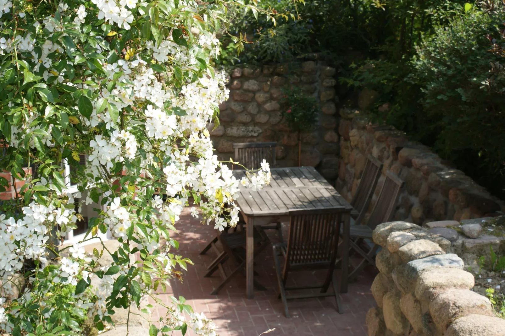 Romantisches Landhaus mit Kamin-Gardens summer