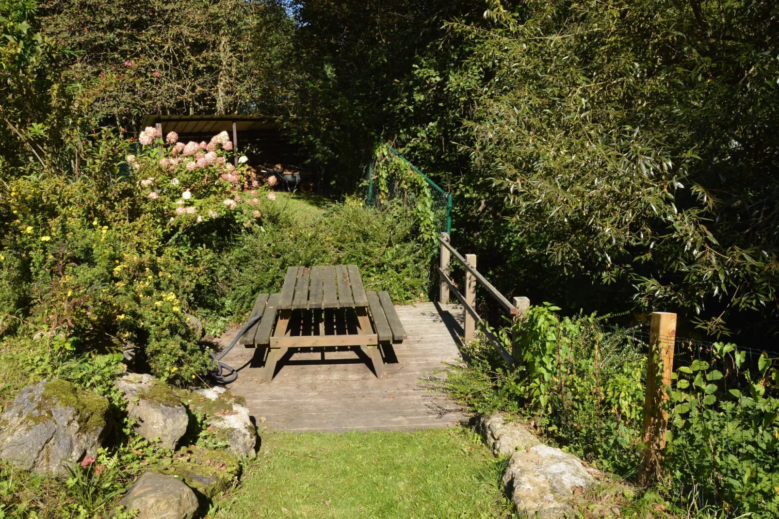 Les Digues-Gardens summer