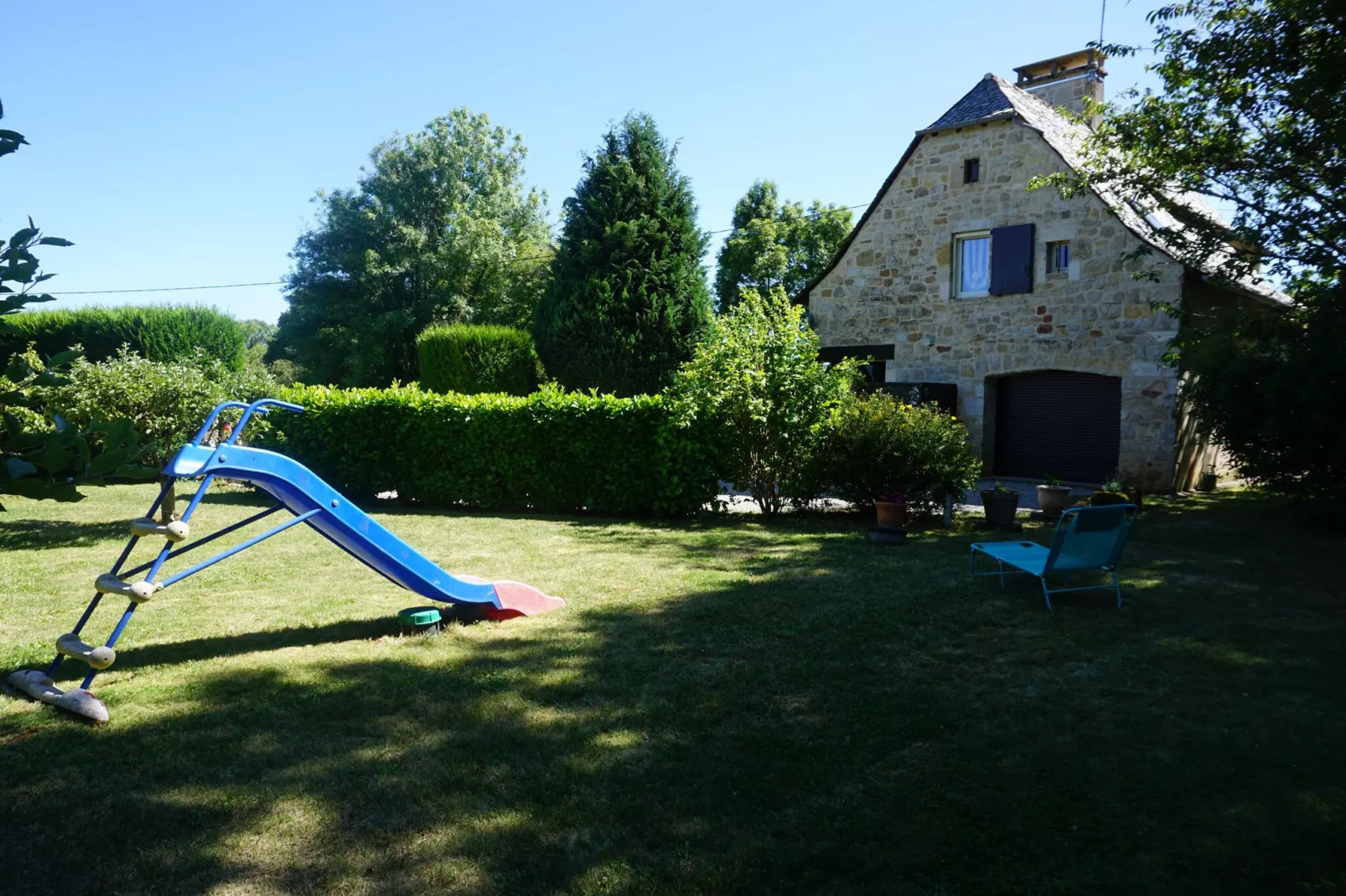 Muret-le-Château-Gardens summer