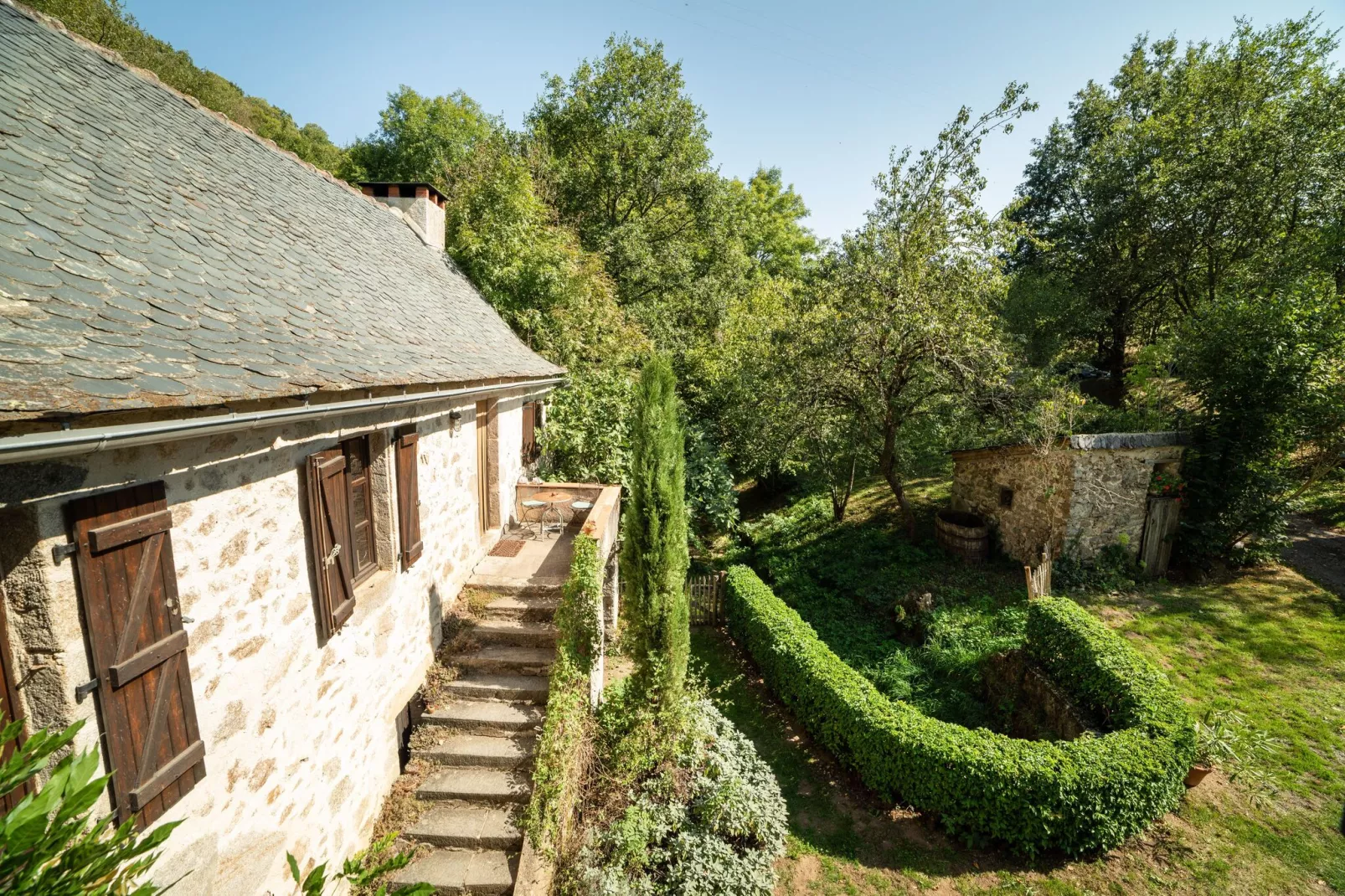 Moulin rivière et piscine-Exterior summer