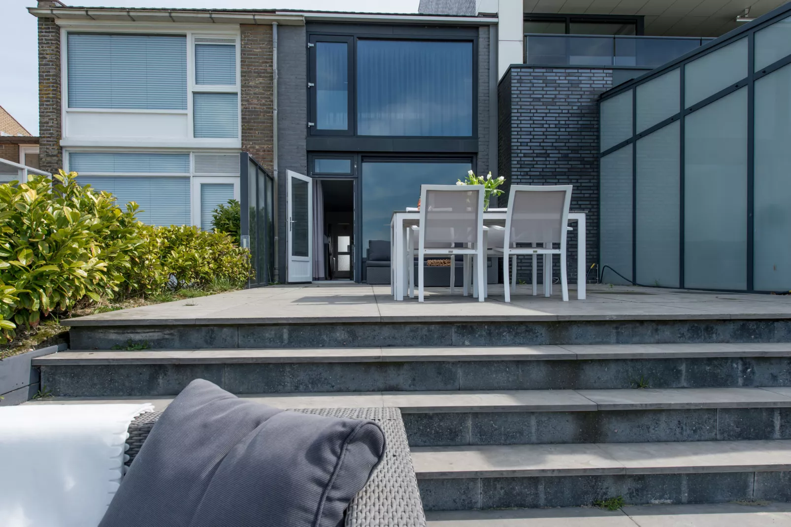 Havenweg 8-Exterior in summer