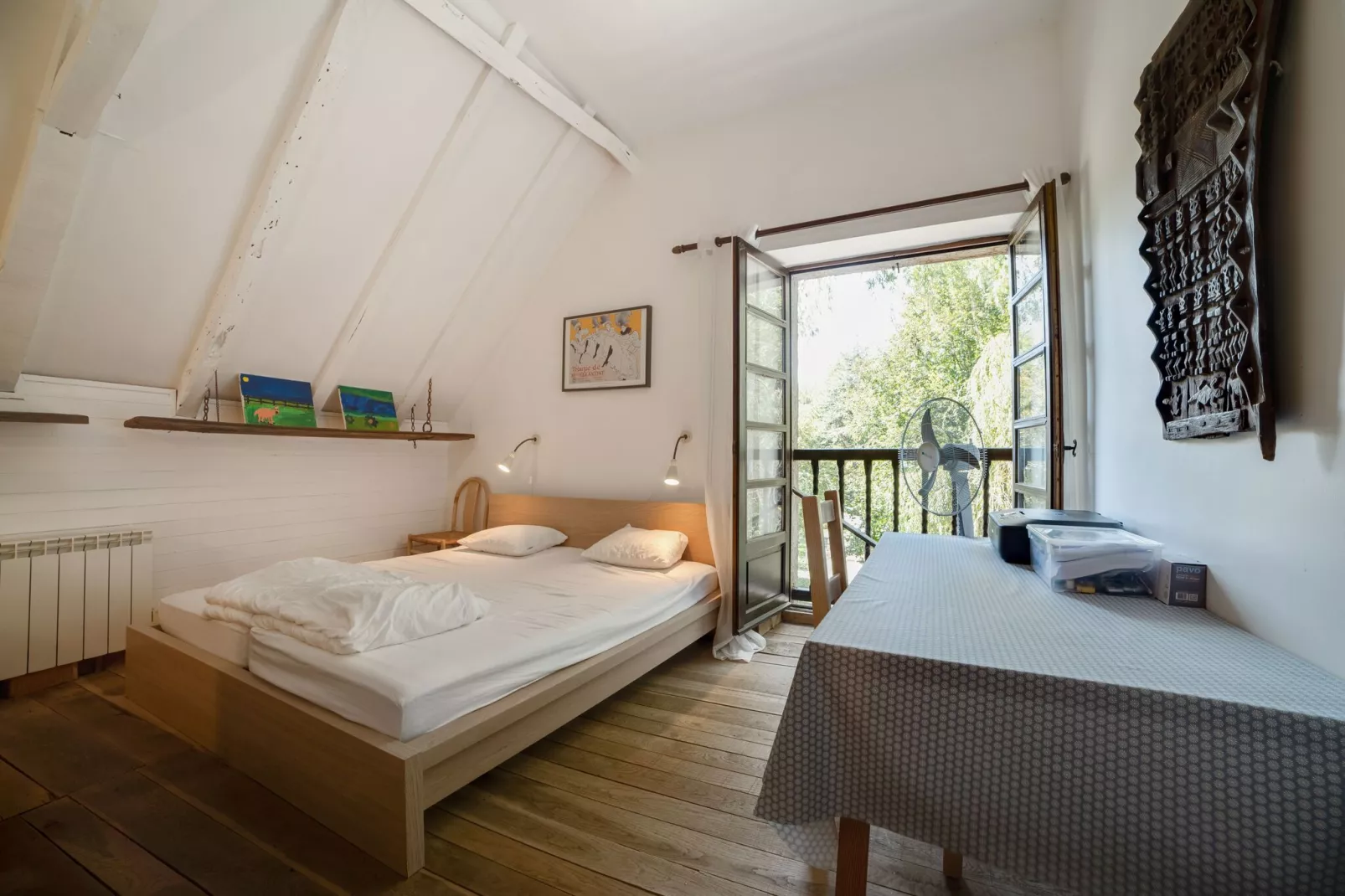 Moulin rivière et piscine-Bedroom