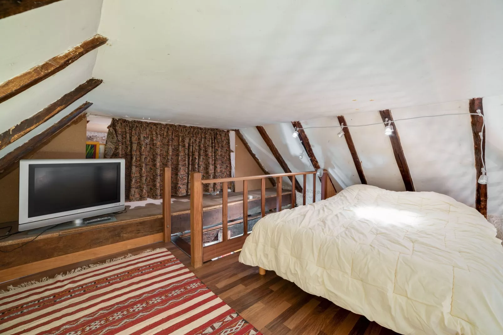 Moulin rivière et piscine-Bedroom