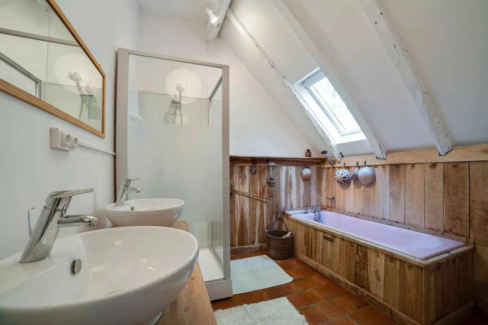 Moulin rivière et piscine-Bathroom