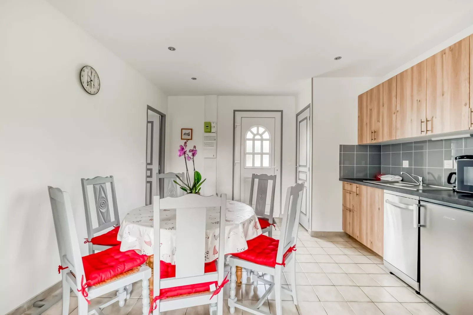 Nouvel Gîte pour 6 personnes à Tracy sur Mer-Dining room