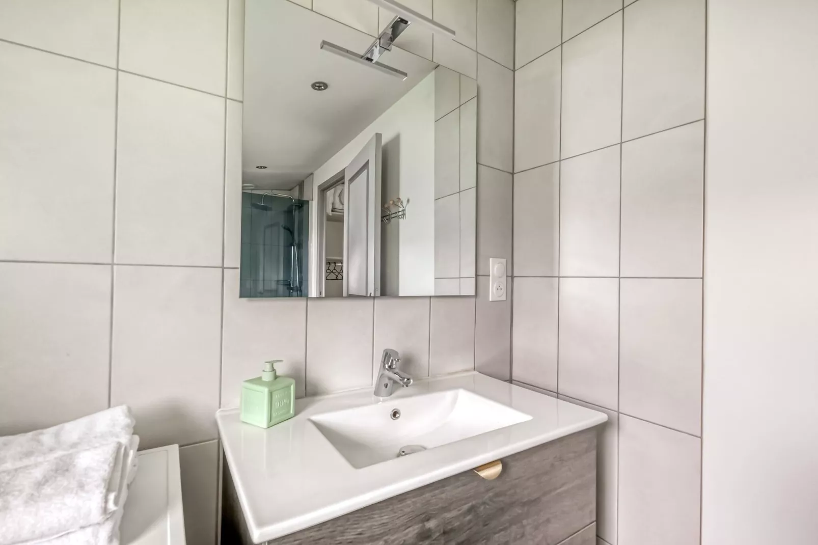 Nouvel Gîte pour 6 personnes à Tracy sur Mer-Bathroom