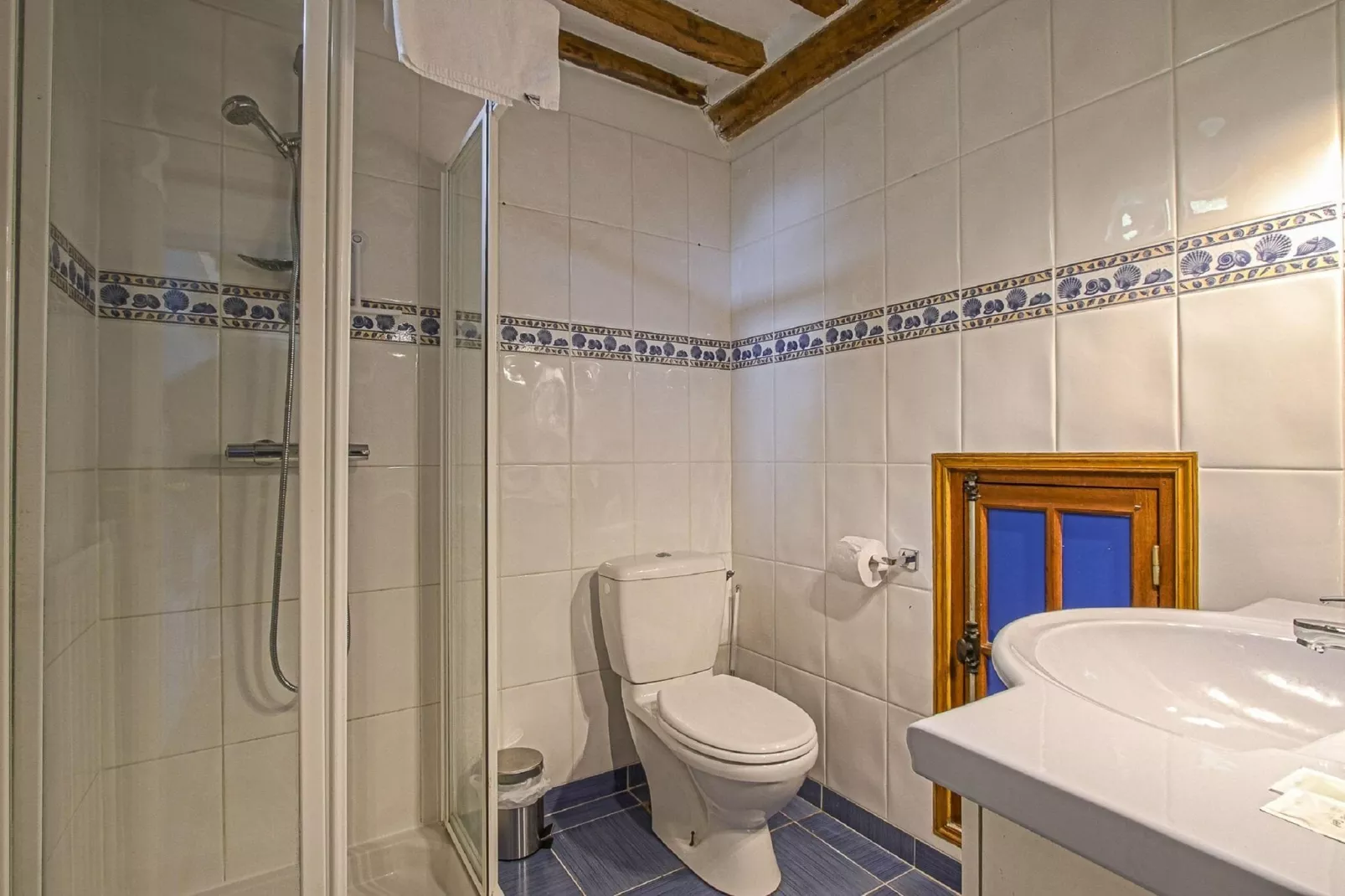 L'abri Saint-François/ Demars-Bathroom