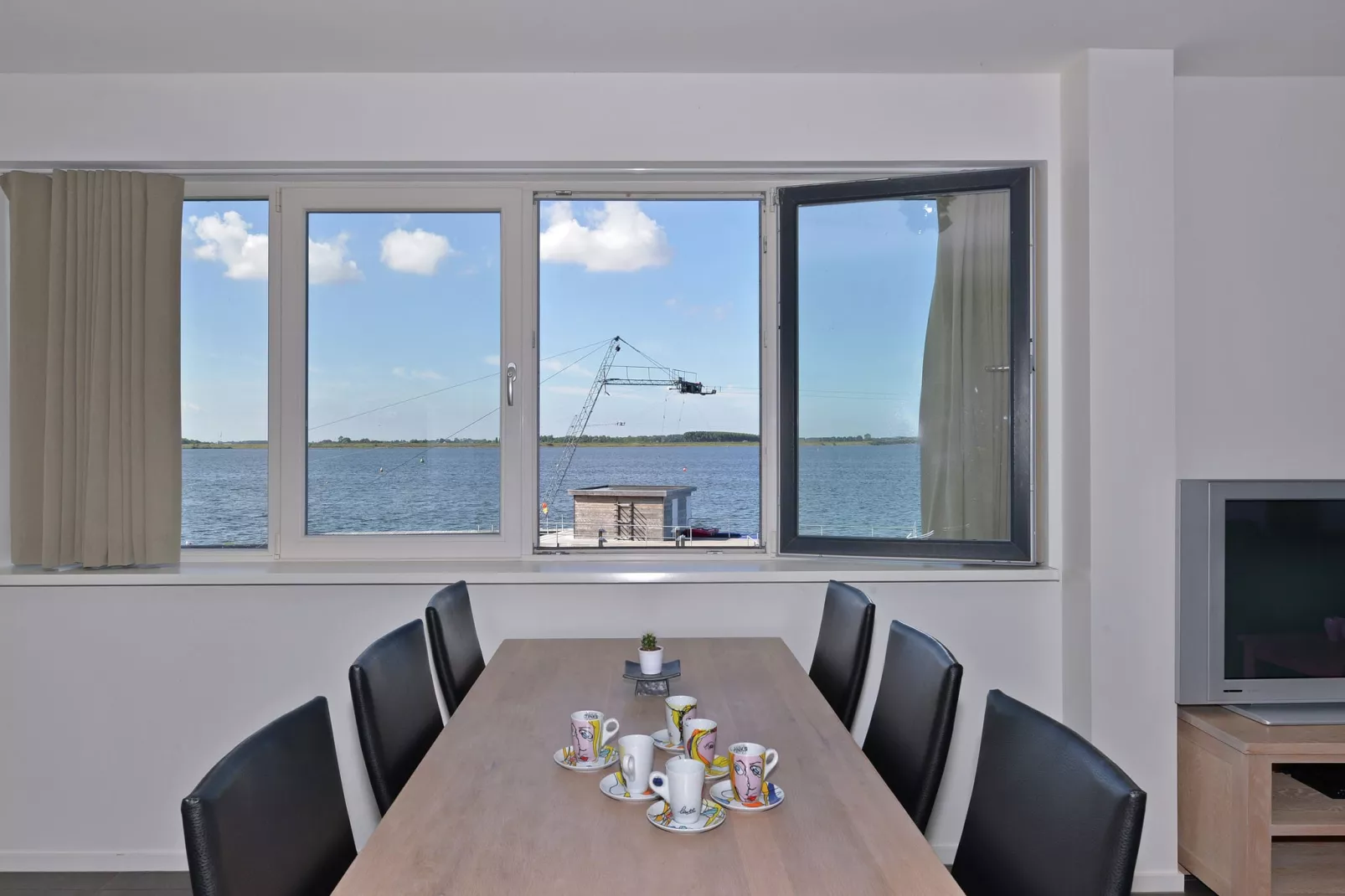 Appartement 4b - Schotsman Watersport-Dining room
