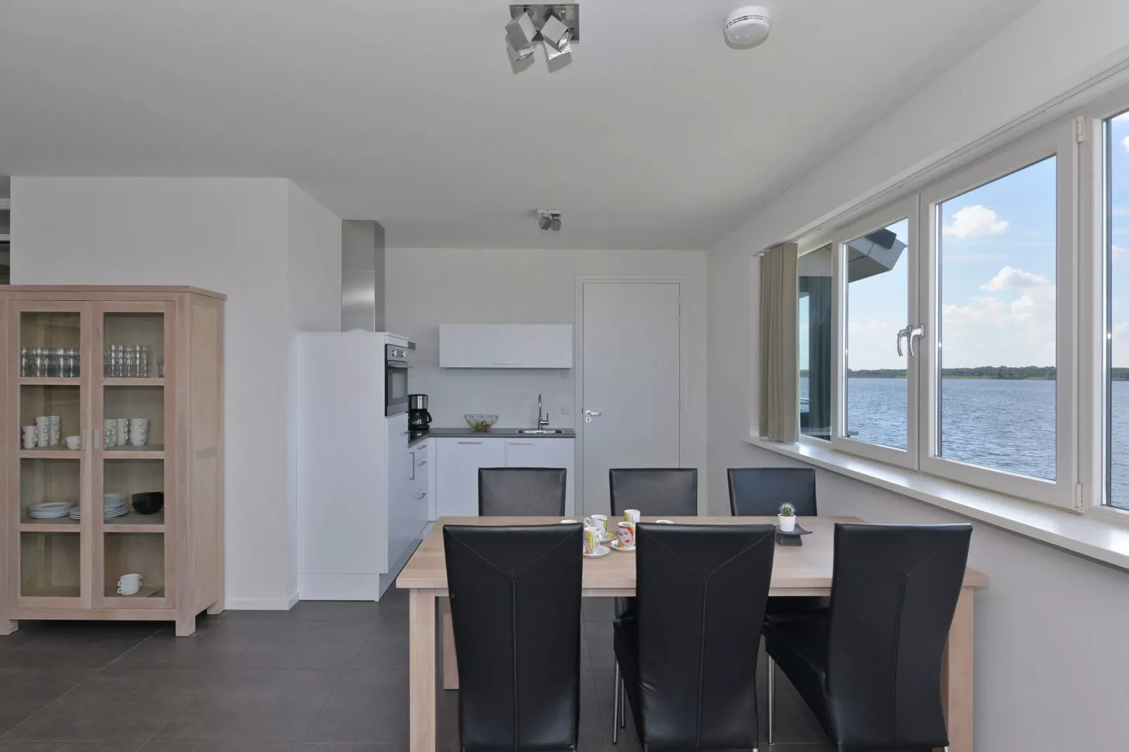 Appartement 4b - Schotsman Watersport-Dining room