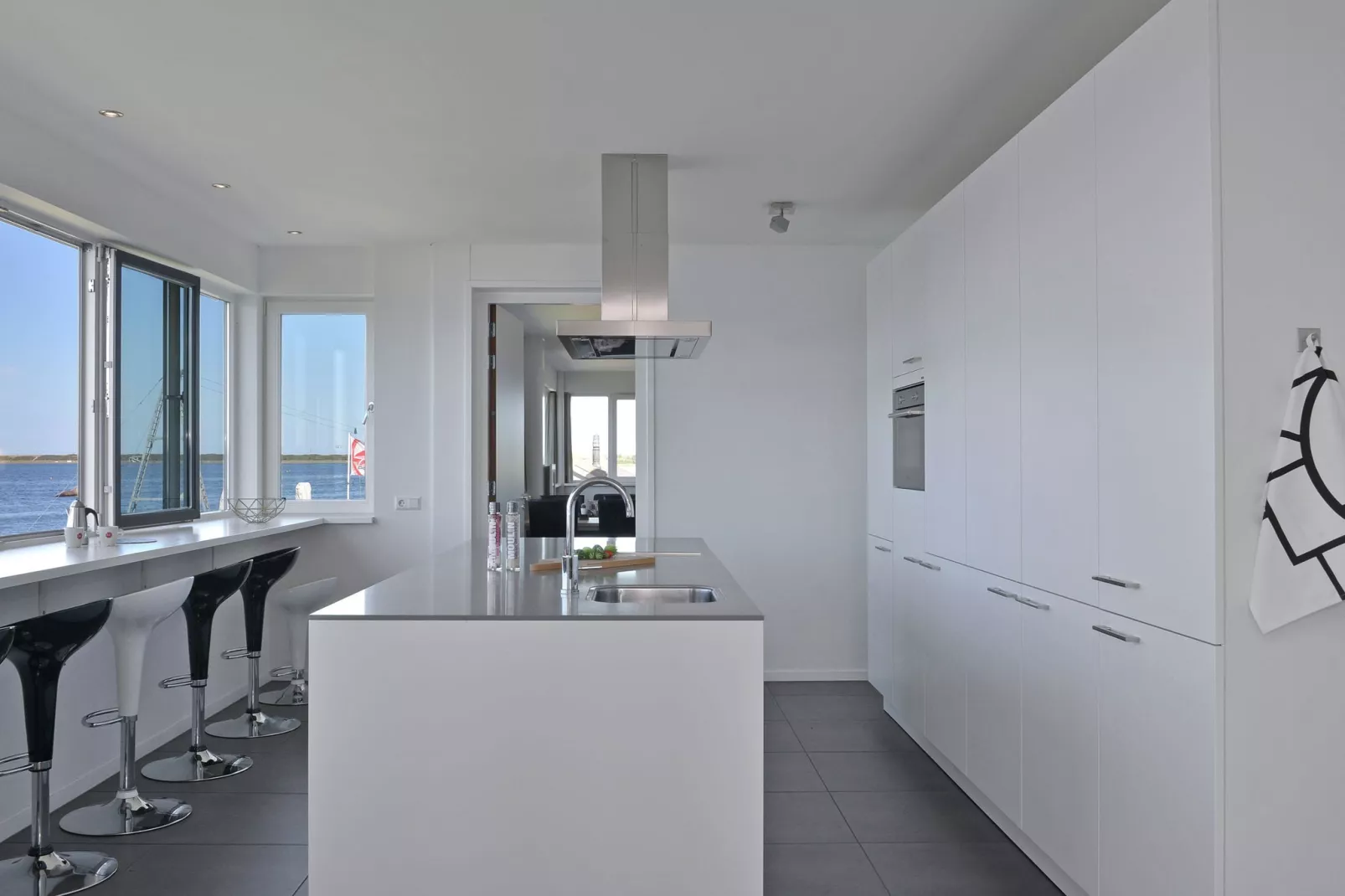 Penthouse 4a - De Schotsman Watersport-Kitchen