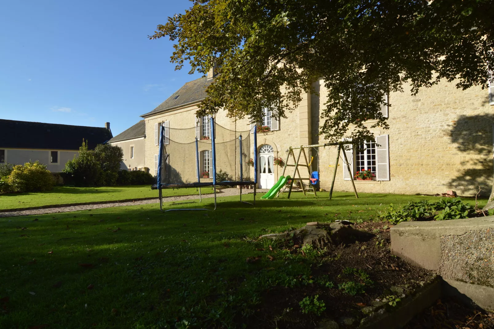 Ferme du hoguet-Exterior in summer