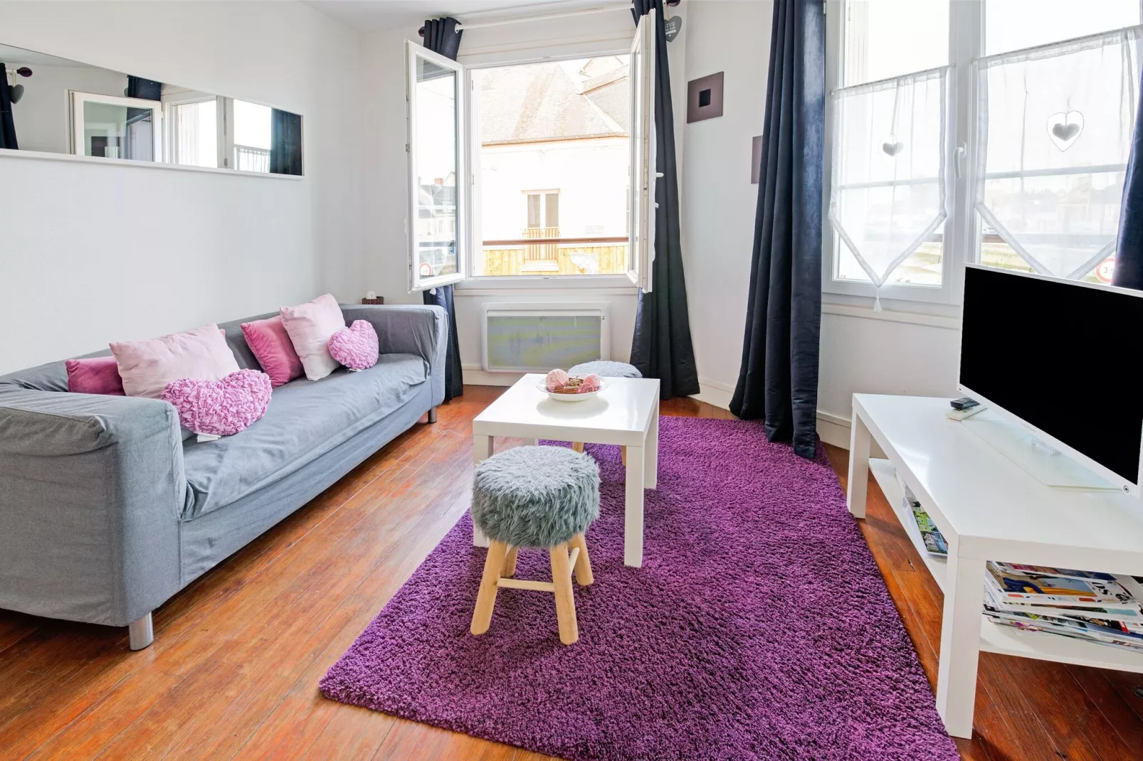 Le Pont de L'Aure-Living room