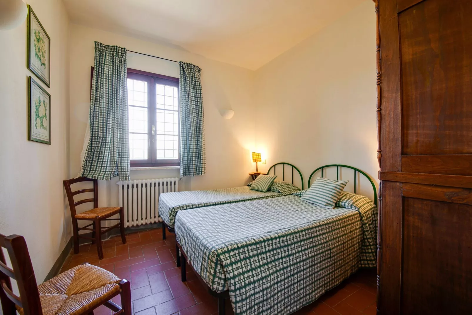 Nantia-Bedroom