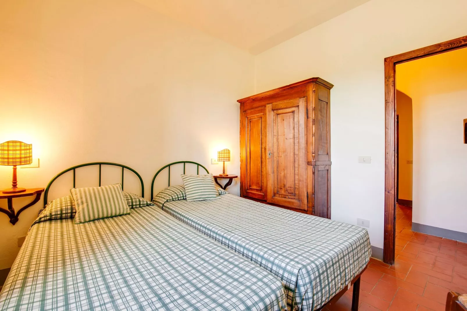 Nantia-Bedroom