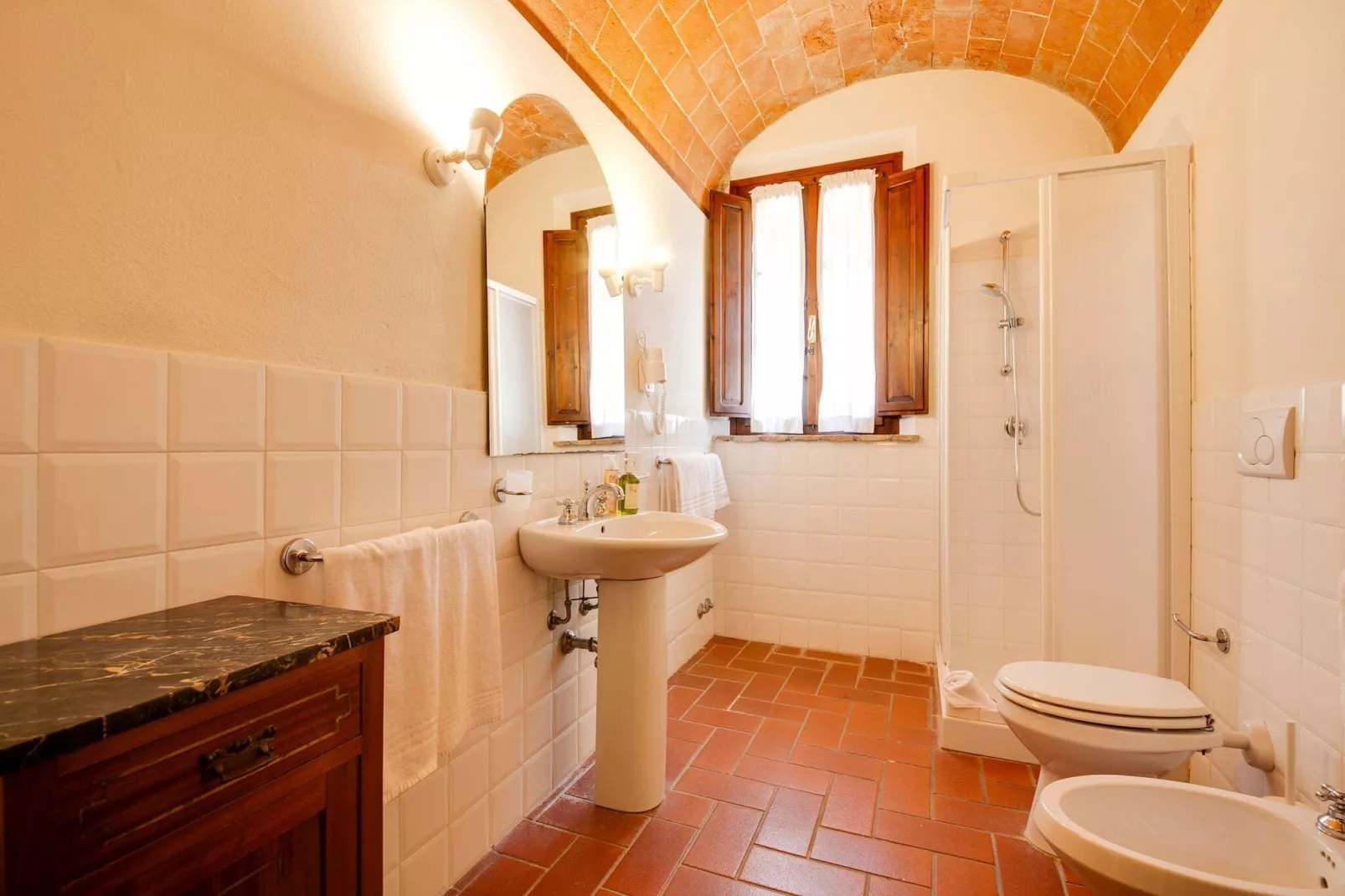 Nantia-Bathroom