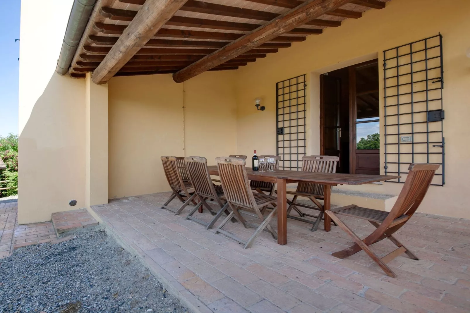 Nantia-Terrace balcony