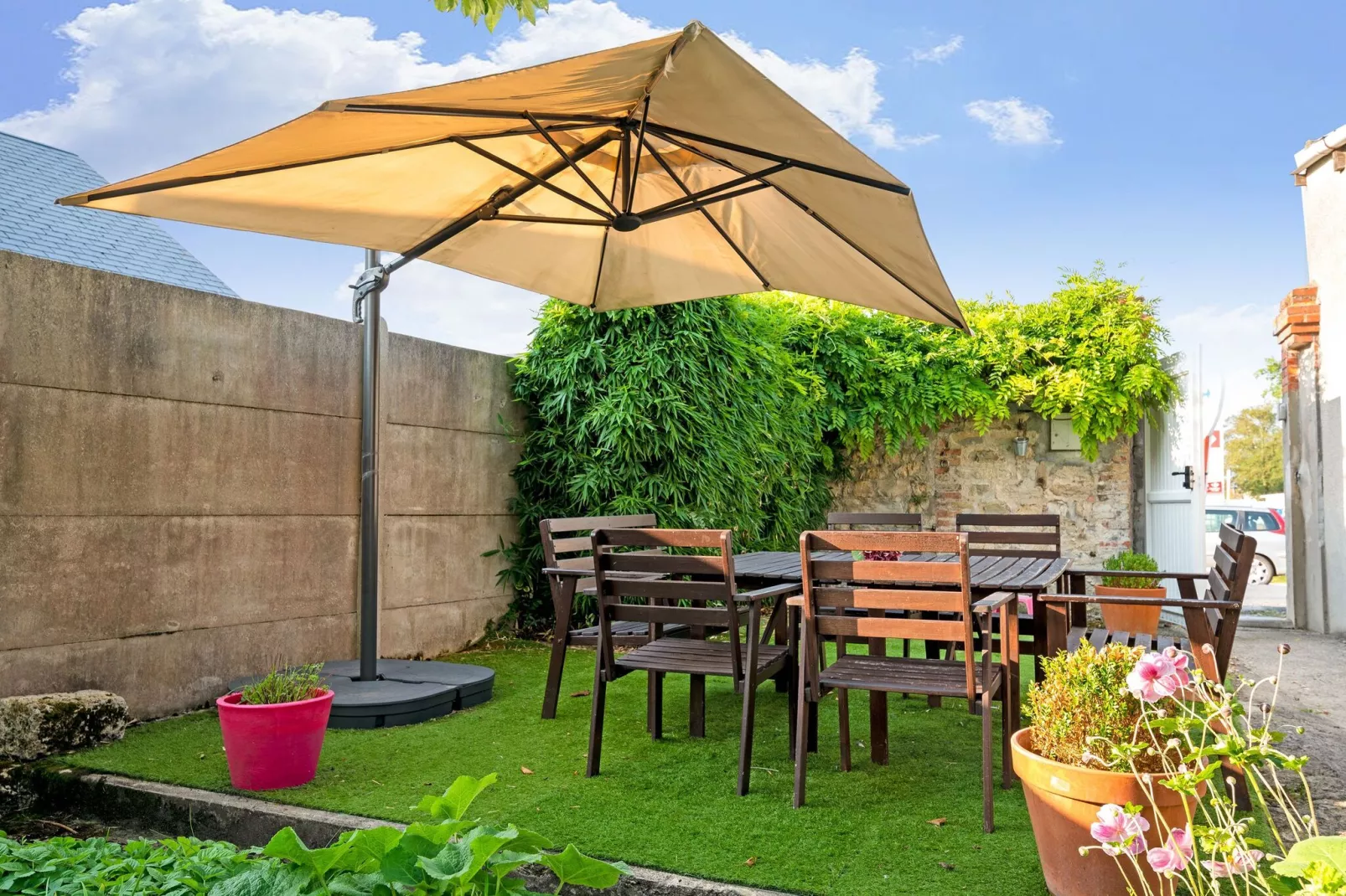 Le Clos Surcouf-Gardens summer