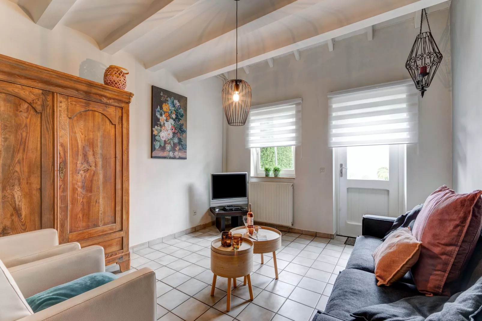 Valleyview Cottages - NR12-Living room