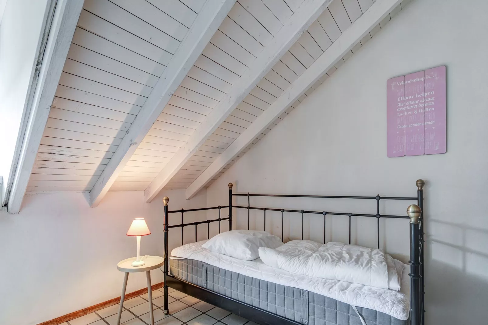 Valleyview Cottages - NR12-Bedroom